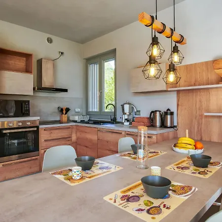 Сasa de vacaciones Lusi By Interhome *