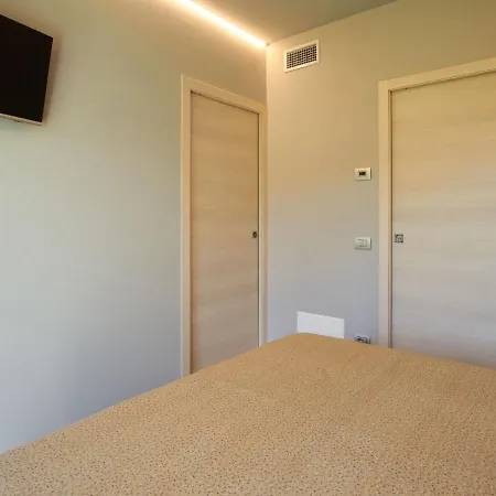 Lusi By Interhome Донго